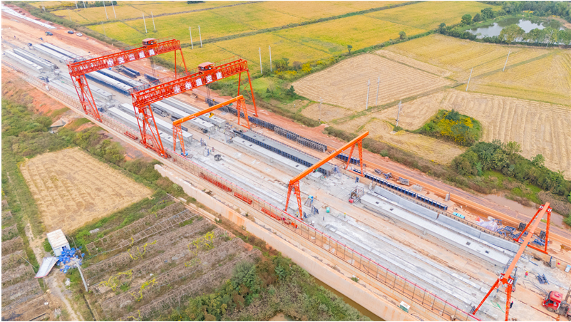 江西南昌：“十桥同架”项目施工正酣