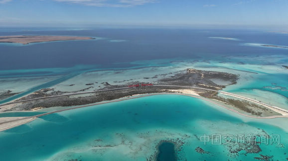 点赞中国智能造桥装备！两台国产造桥机相会红海